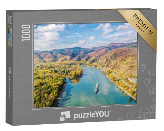 Puzzel 1000 stukjes „Panorama van de Wachau vallei met een boot op de Donau“