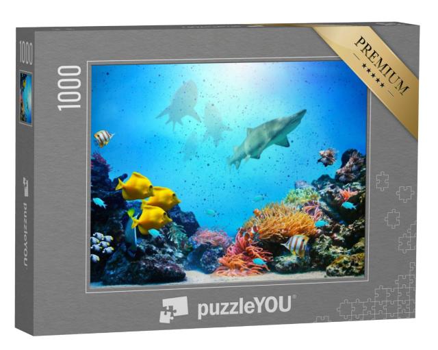 Puzzel 1000 stukjes „Koraalrif met een kleurrijke groep vissen en haaien“