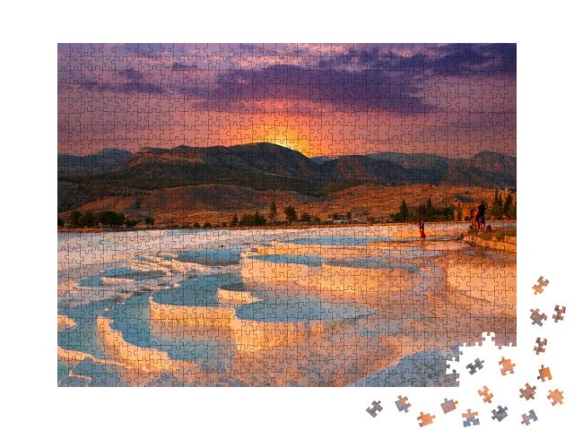 Puzzle 1000 Teile „Wunderschöner Sonnenaufgang und natürliche Travertin-Pools und Terrassen in Pamukkale“