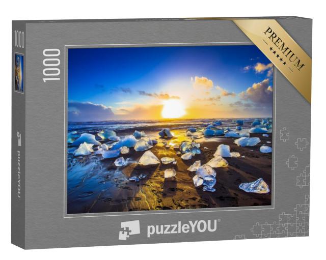 Puzzel 1000 stukjes „IJsrotsen met zwart zandstrand bij Jokulsarlon Beach, IJsland“