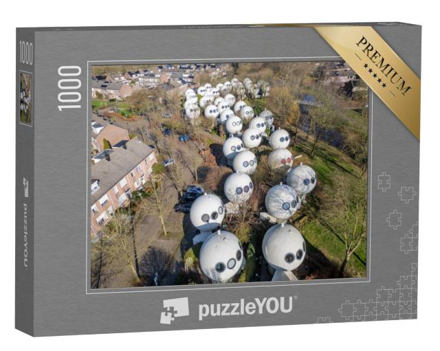 Puzzel 1000 stukjes „s-Hertogenbosch, Experimentele Lichthuizen "Bolwoningen“