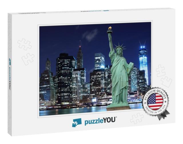 Manhattan Skyline & the Statue of Liberty At Night, New Y... Jigsaw Puzzle