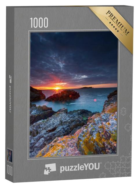 Puzzel 1000 stukjes „Schilderachtig eiland Ireland's Eye bij zonsondergang voor de kust van Ierland“