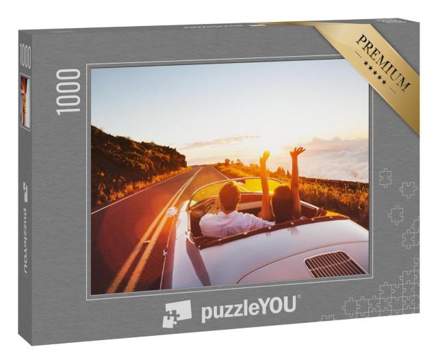 Puzzle 1000 Teile „Glückliches Paar fährt im Sportwagen in den Sonnenuntergang“