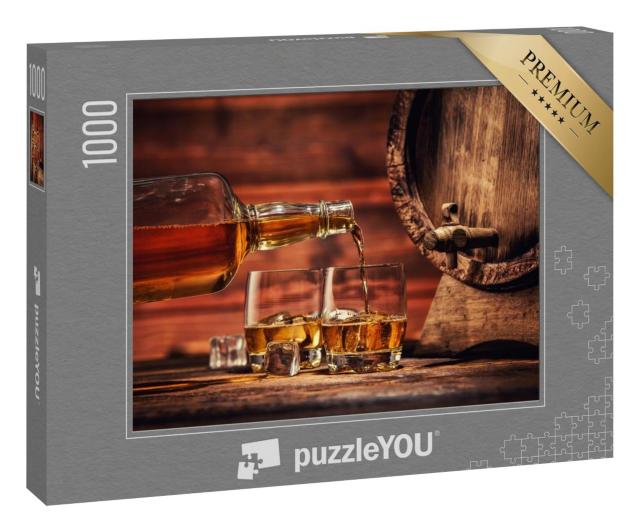 Puzzle 1000 Teile „Einschenken von Whiskey aus der Flasche in zwei Gläser mit Eiswürfeln“
