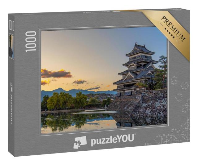 Puzzle 1000 Teile „Matsumoto Schloss im goldenen Licht des Herbstes, Nagano, Japan“