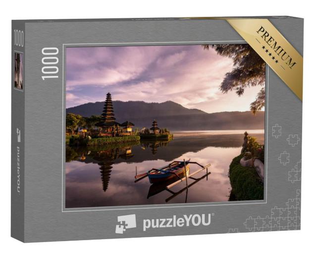 Puzzel 1000 stukjes „Prachtige zonsopgang bij het Bratanmeer met UlunDanu Tempel, Bali, Indonesië“