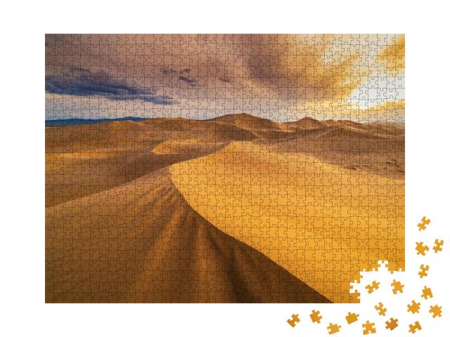 Puzzle 1000 Teile „Sonnenuntergang über den Sanddünen in der Wüste, Tal des Todes, USA“