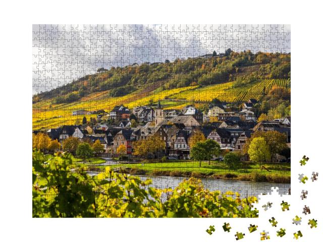 Puzzle 1000 Teile „Mosellandschaft und Weinberge in goldenen Herbstfarben, Deutschland“