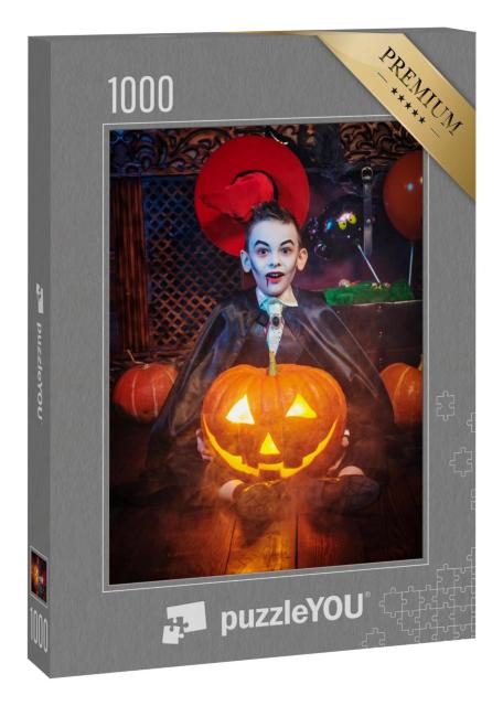 Puzzle 1000 Teile „Halloween-Feier: Junge in Vampir-Kostüm, großer leuchtender Kürbis“
