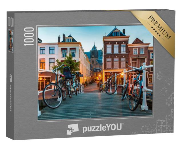 Puzzel 1000 stukjes „Traditionele architectuur, huizen en grachten tijdens het blauwe uur in Leiden“