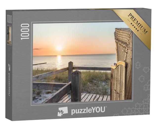 Puzzel 1000 stukjes „Zonsondergang en strandstoel op het strand van de Oostzee“