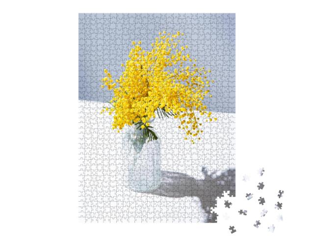 Puzzle 1000 Teile „Blumenstrauß aus gelben Mimosen mit Glasvase“