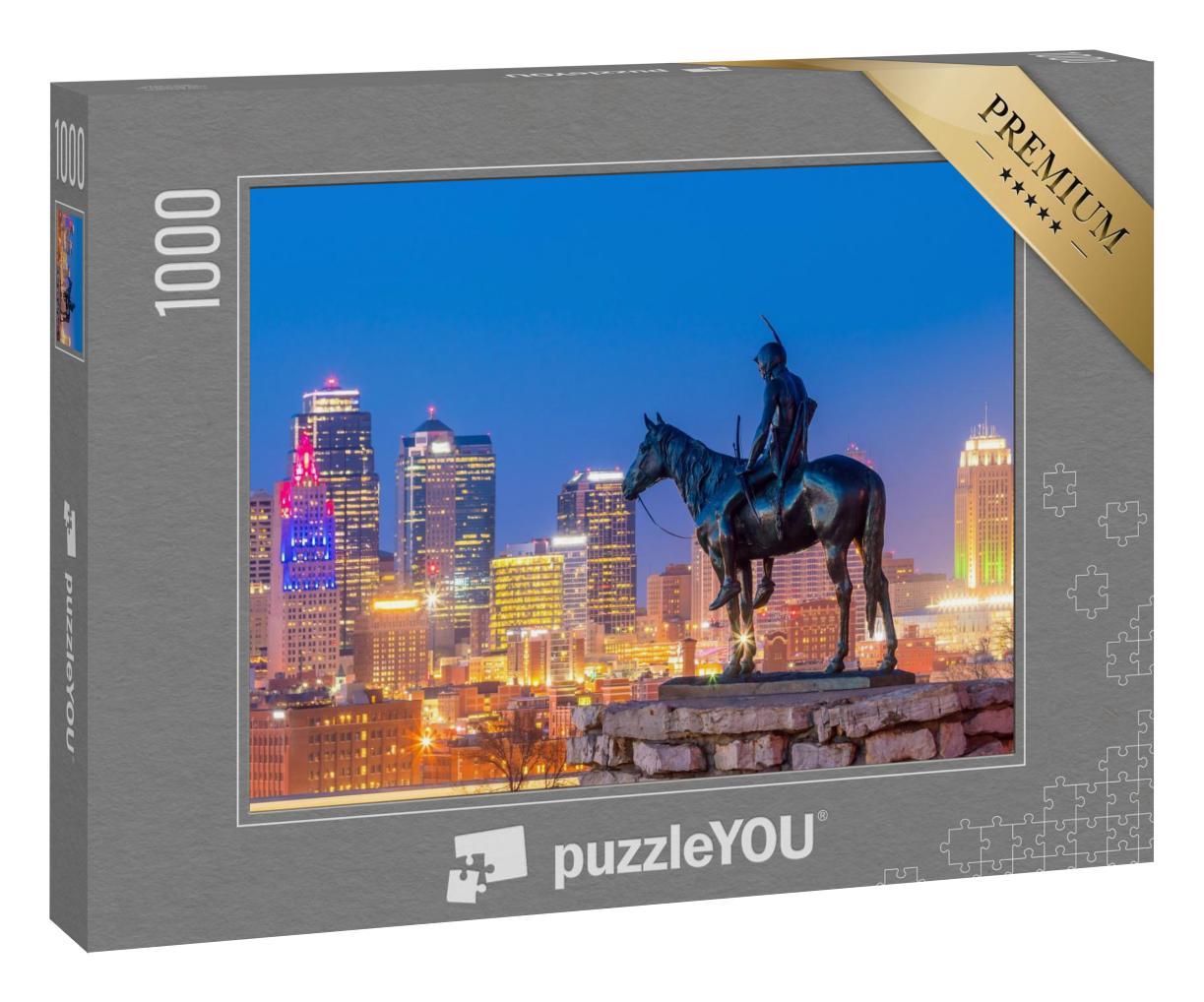 Puzzle 1000 Teile „Statue Scout vor der Skyline von Kansas City, USA“
