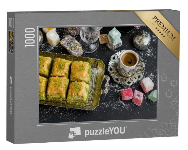 Puzzel 1000 stukjes „Baklava met pistachenoten, een traditioneel Turks gebakje met koffie“