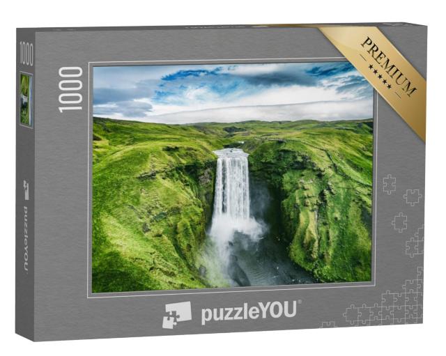 Puzzel 1000 stukjes „IJsland: Skogafoss waterval midden in de natuur“