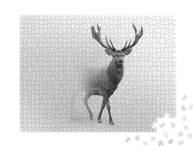 Puzzle 1000 Teile „Majestätischer Rothirsch im Nebel, schwarz-weiß“