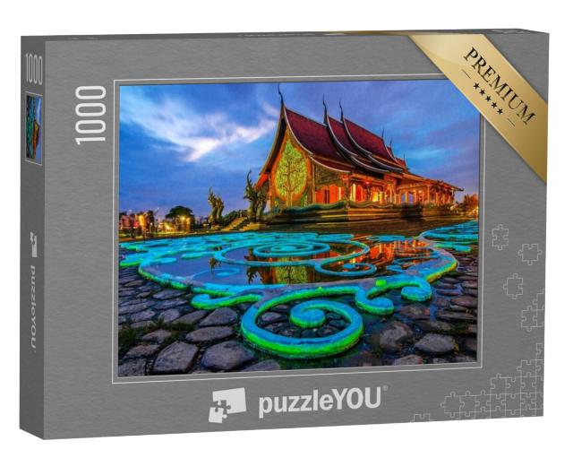 Puzzel 1000 stukjes „Sirindhorn Wararam Phu Prao in de avond“