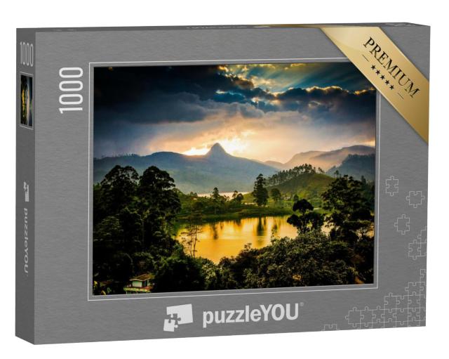 Puzzel 1000 stukjes „Theeplantages voor Sri Pada bij zonsondergang“