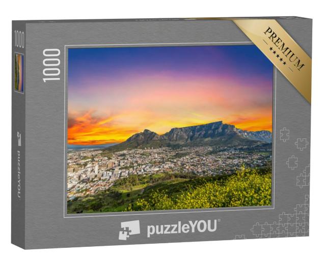 Puzzel 1000 stukjes „Kaapstad met de Tafelberg in de schemering in de Westkaap van Zuid-Afrika“