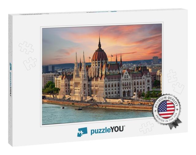Beautiful Building of Parliament in Budapest, Popular Tra... Jigsaw Puzzle