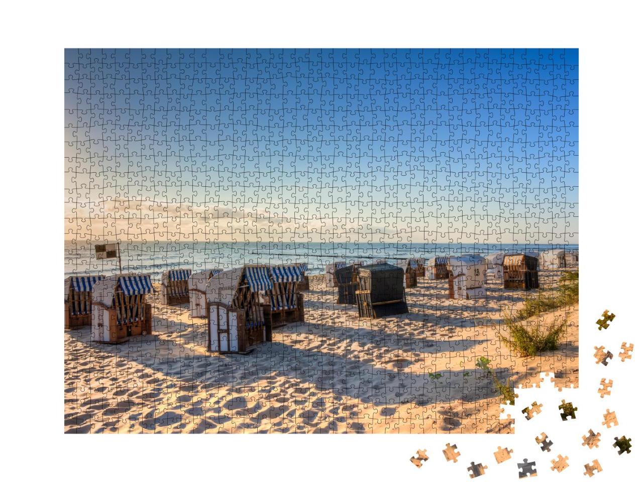 Puzzle 1000 Teile „Strand mit vielen Strandkörben am Morgen nach Sonnenaufgang“