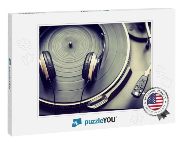 Close Up of Headphones on Turntable... Jigsaw Puzzle