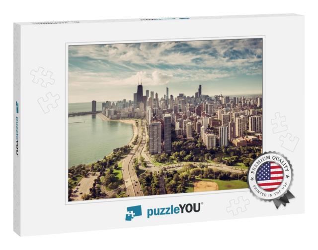 Chicago Skyline Aerial View with Road by the Beach, Vinta... Jigsaw Puzzle
