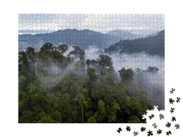 Puzzle 1000 Teile „Dunst über dem tropischen Regenwald nach einem Sturm“