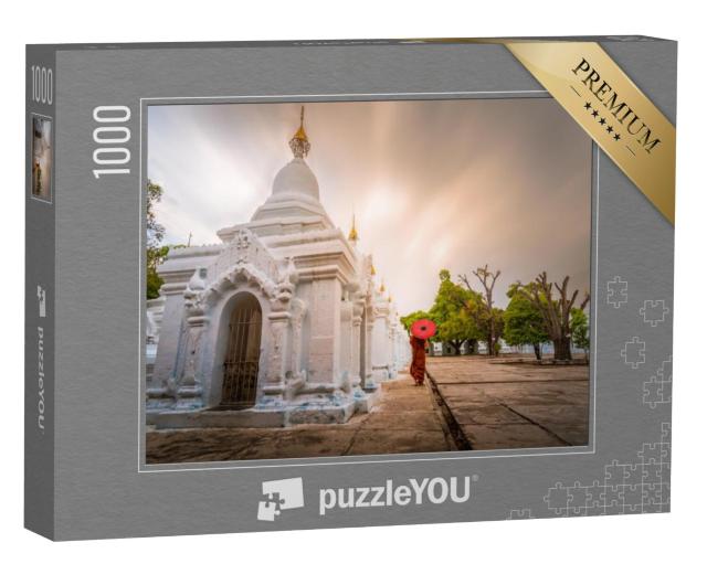 Puzzel 1000 stukjes „Monnik met rode paraplu, Mandalay, Myanmar“