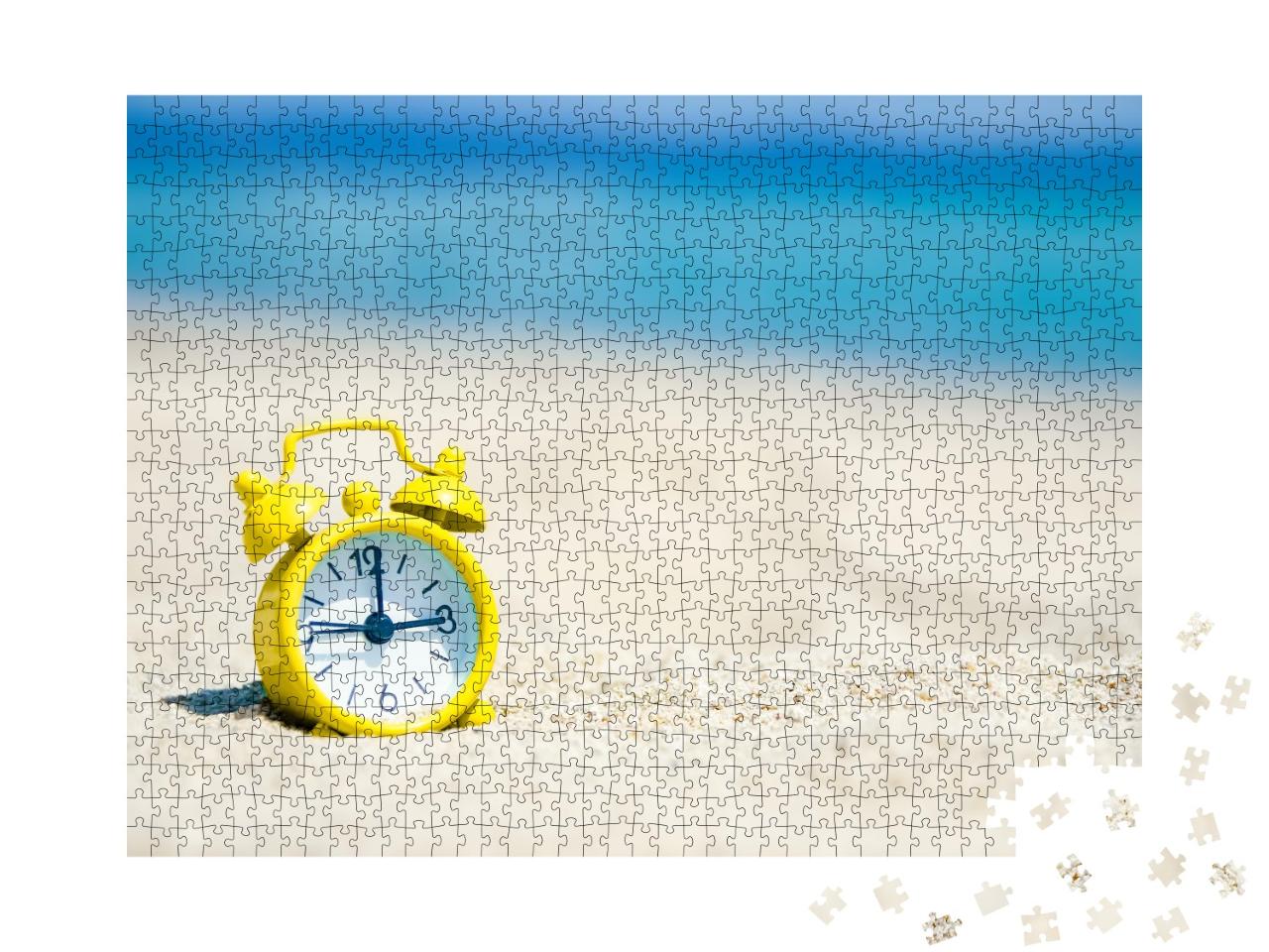 Puzzle 1000 Teile „Schöner gelber Wecker im Sand am Meer“