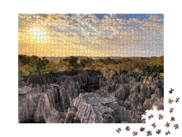Puzzle 1000 Teile „Wunderschöner Blick über den Tsingy de Bemaraha-Nationalpark, Madagaskar“