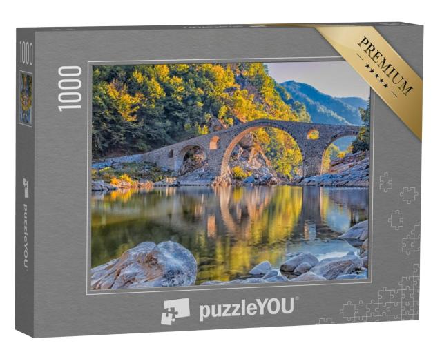 Puzzel 1000 stukjes „Oude stenen brug bij Ardino in de herfst, Bulgarije“