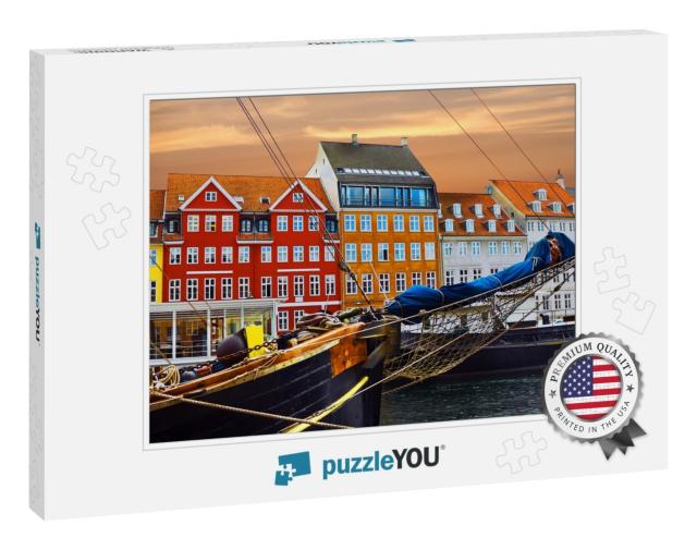 Copenhagen, Denmark. Yacht & Color Houses in Seafront Nyh... Jigsaw Puzzle
