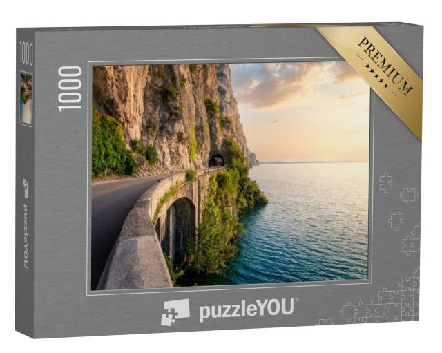 Puzzel 1000 stukjes „De kustweg langs het Gardameer bij Limone del Garda, Italië“