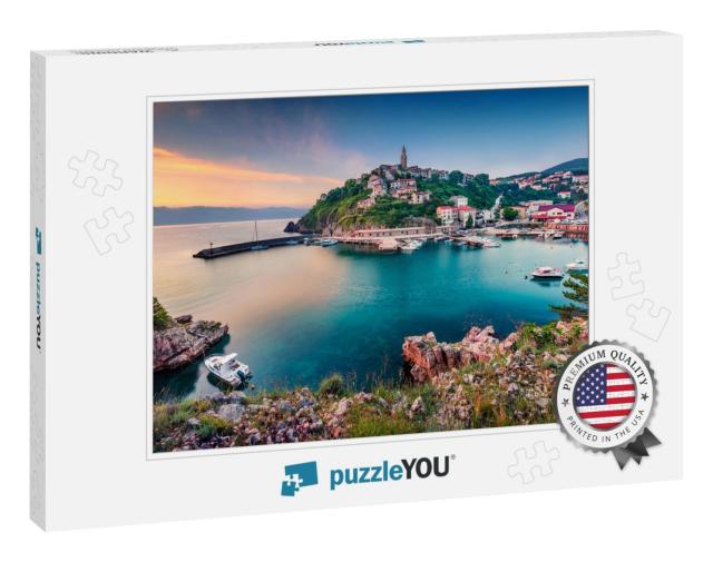 Exciting Morning Cityscape of Vrbnik Town. Colorful Summe... Jigsaw Puzzle