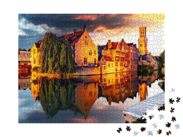 Puzzle 1000 Teile „Goldener Sonnenaufgang am Rozenhoedkaai, Brügge, Beglien“
