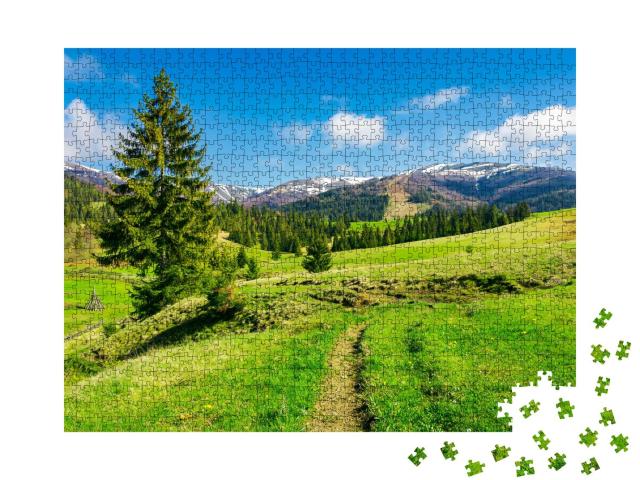 Puzzle 1000 Teile „Berge im Frühling, frischer Wald und Wiese“