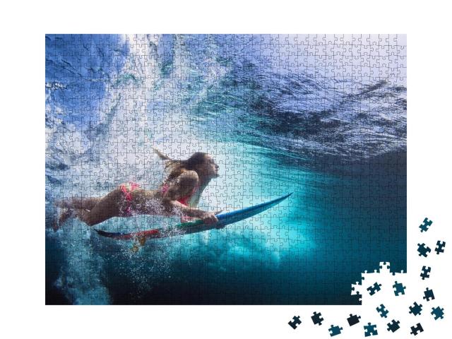Puzzle 1000 Teile „Surferin unter den Wellen“