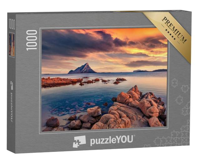 Puzzel 1000 stukjes „Zonsondergang met de berg Tavolara, Italië, Europa“