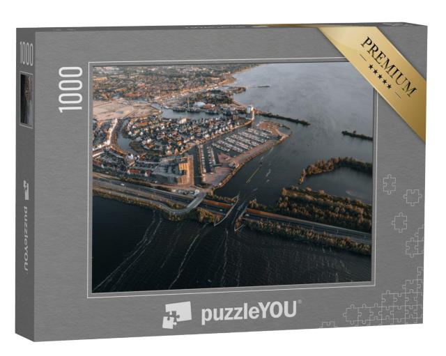 Puzzel 1000 stukjes „Luchtfoto van een boot die een aquaduct oversteekt in Harderwijk, Veluwemeer“