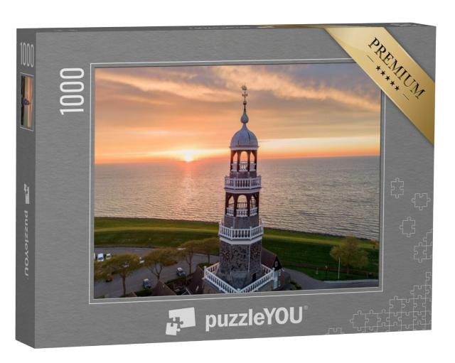 Puzzel 1000 stukjes „Historisch stadje Hindeloopen, naast het IJsselmeer met iconische kerk“