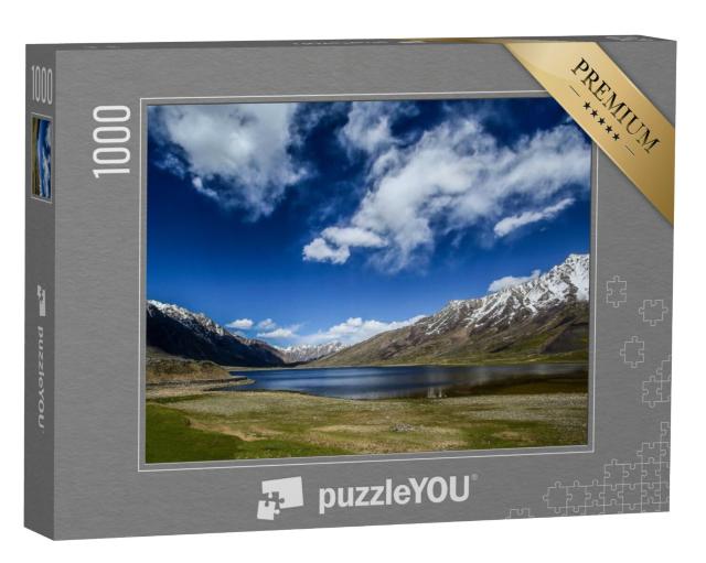 Puzzel 1000 stukjes „Prachtig meer omringd door bergen in de Shandur Vallei, Pakistan“