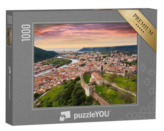 Puzzel 1000 stukjes „Landschapsgezicht vanaf het kasteel naar het centrum van Bosa, Sardinië, Italië“