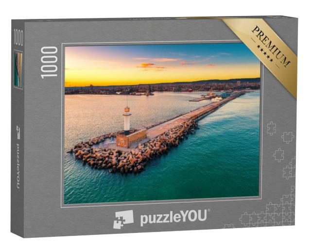 Puzzel 1000 stukjes „Luchtfoto van de vuurtoren bij zonsondergang in Varna, Bulgarije“