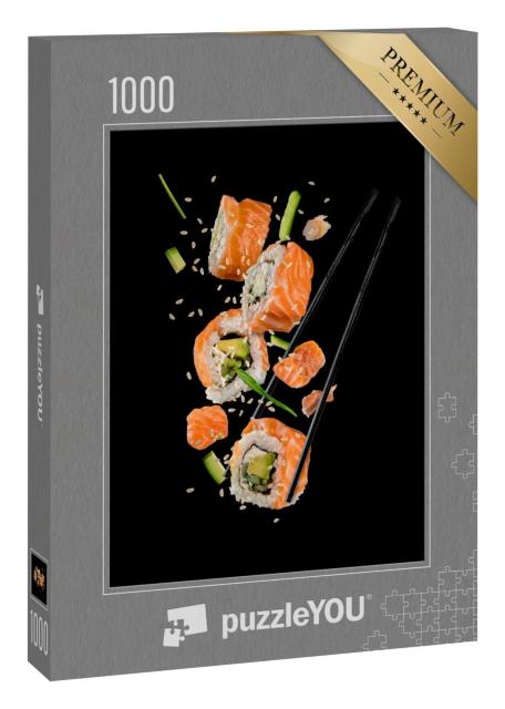 Puzzle 1000 Teile „Sushi-Rollen zwischen Stäbchen, vor schwarzem Hintergrund, sehr hohe Auflösung “