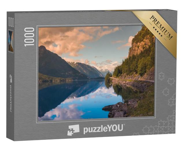 Puzzel 1000 stukjes „Zomerse Hardangerfjord bij Trolltunga, Noorwegen“