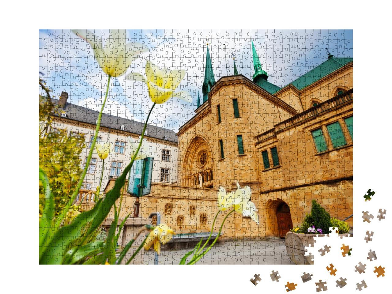 Puzzle 1000 Teile „Weiße Blumen vor der Kathedrale Notre-Dame, Luxemburg“