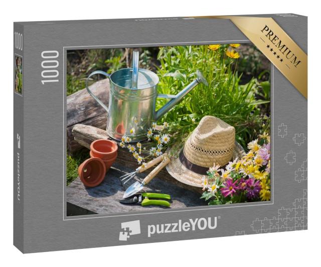 Puzzle 1000 Teile „Gartengeräte auf dem Rasen im Garten“