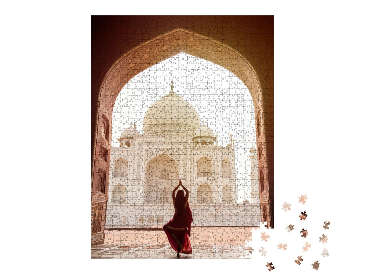 Puzzle 1000 Teile „Indische Frau in rotem Sari im Taj Mahal, Indien“